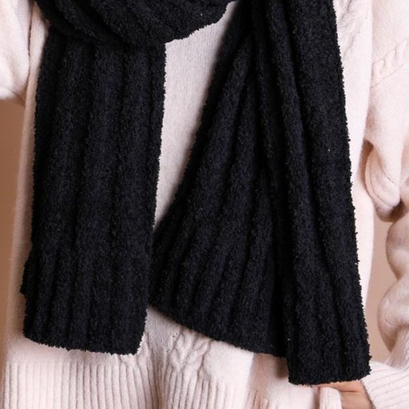 Ultra Soft Boucle Cable Knit Scarf Black - Picture 3 of 3